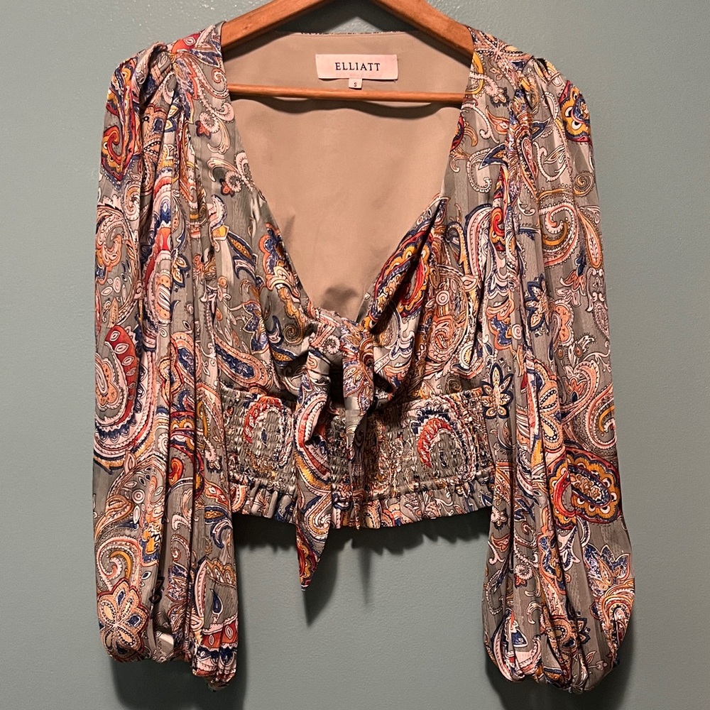 Elliatt smocked paisley floral blouson sleeve crop top with tie at bust